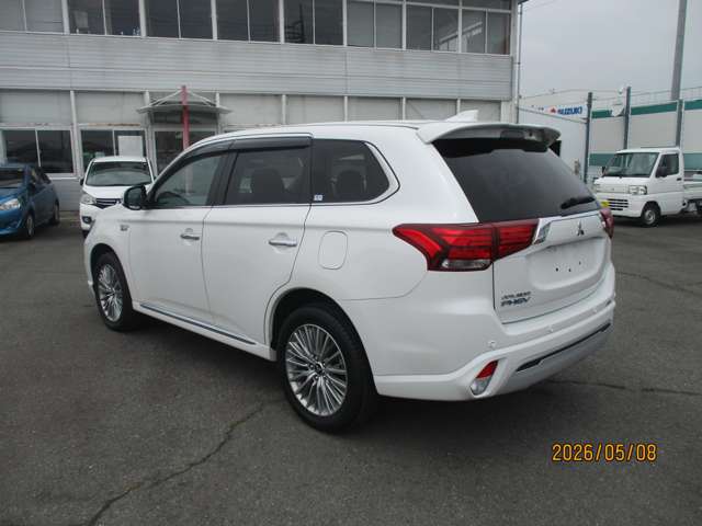 Mitsubishi Outlander PHEV 12