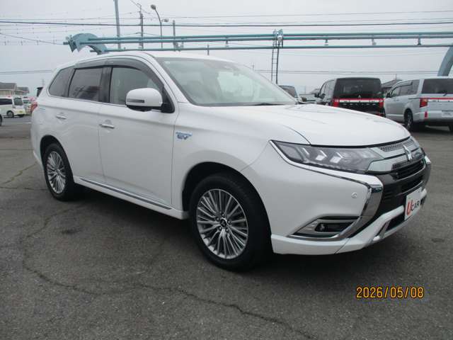 Mitsubishi Outlander PHEV 8