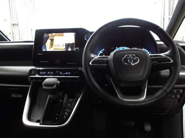 Toyota Noah 4