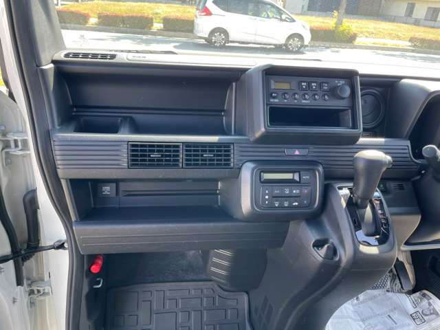 Honda N-VAN 11