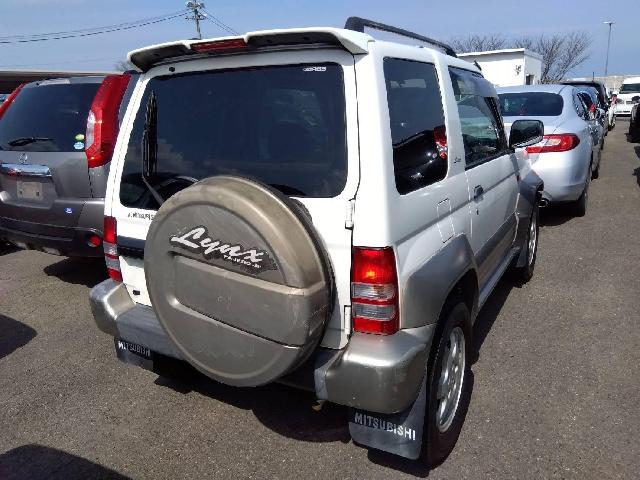 Mitsubishi Pajero Junior 5