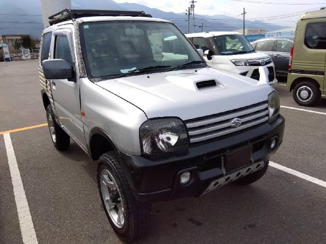 Suzuki Jimny 4