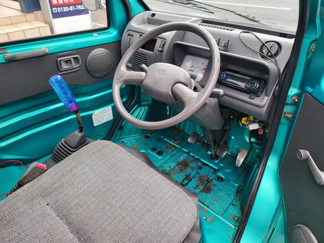 Daihatsu Midget II 8