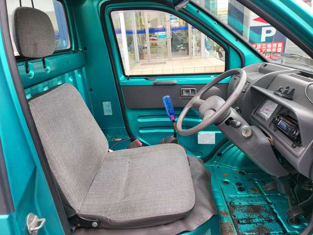 Daihatsu Midget II 9