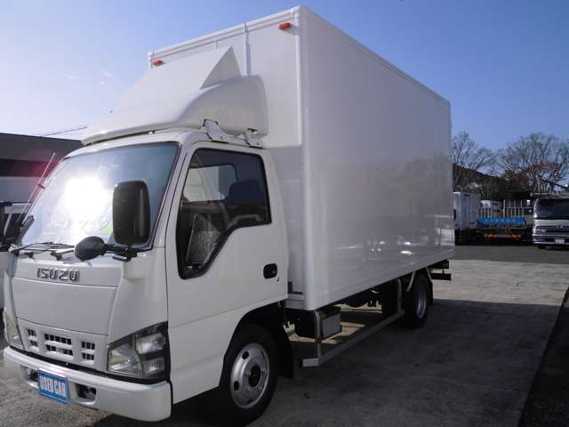 Isuzu Elf 4