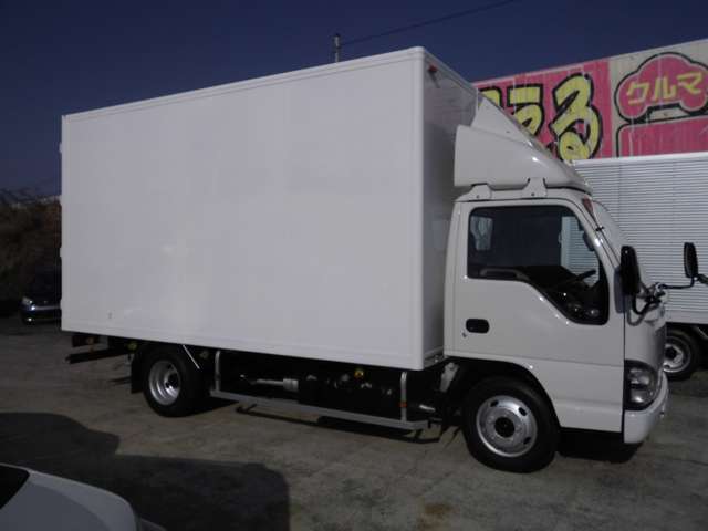Isuzu Elf 8