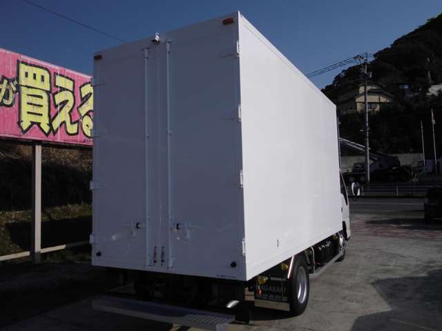 Isuzu Elf 9