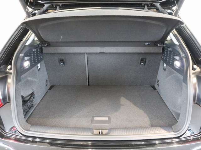 Audi Q2 11