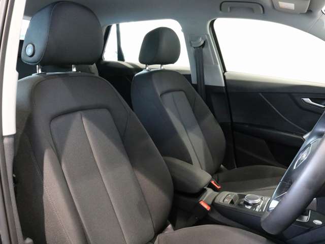 Audi Q2 8