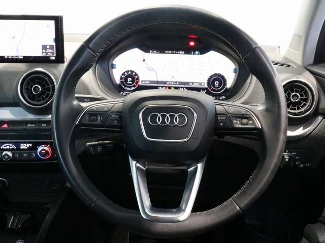 Audi Q2 10