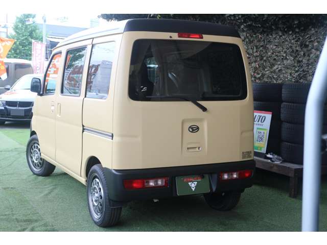 Daihatsu Hijet Cargo 11