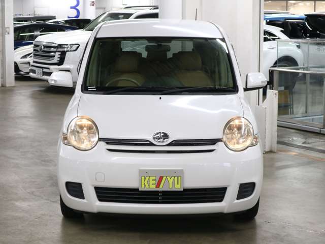 Toyota Sienta 9