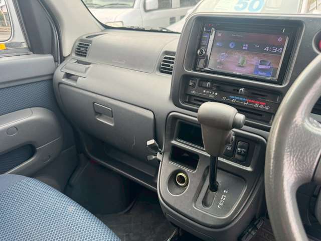 Daihatsu Hijet Cargo 10