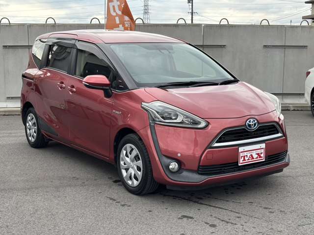 Toyota Sienta 4
