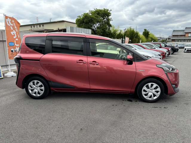 Toyota Sienta 7