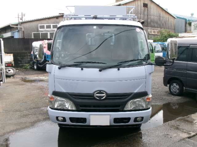Hino Dutro 2