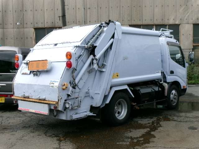 Hino Dutro 4