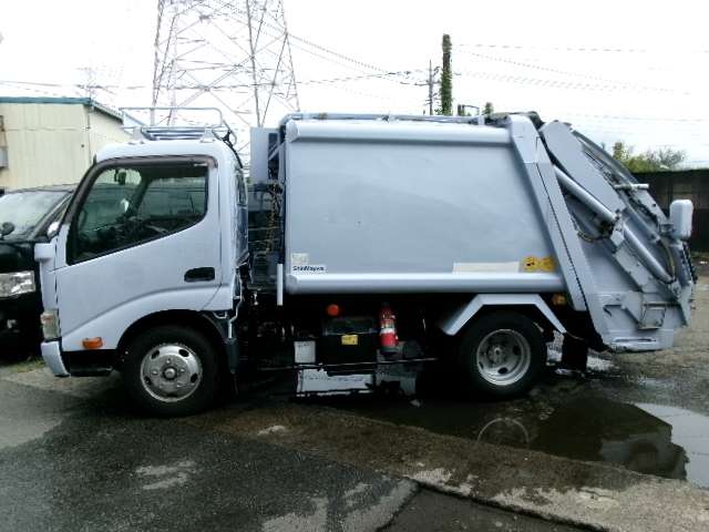 Hino Dutro 8
