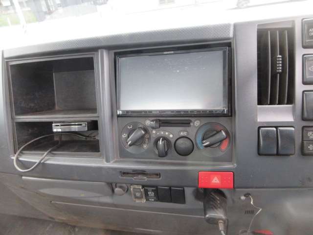Isuzu Elf 6