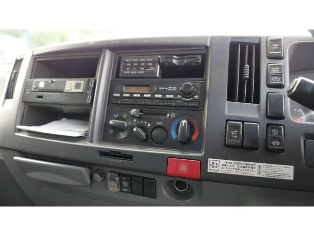 Isuzu Elf 12