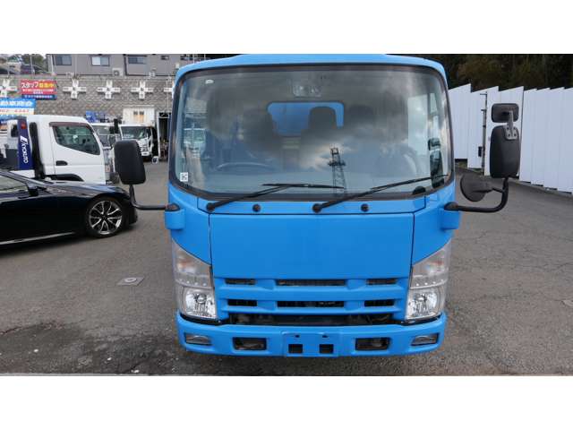 Isuzu Elf 2
