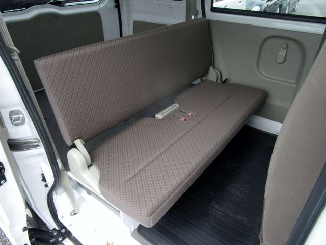 Nissan NV100 Clipper 11