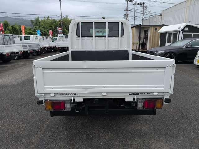 Isuzu Elf 12