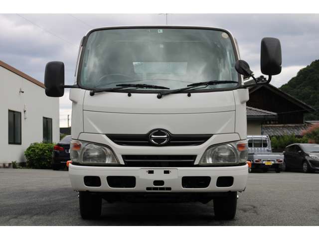 Hino Dutro 2