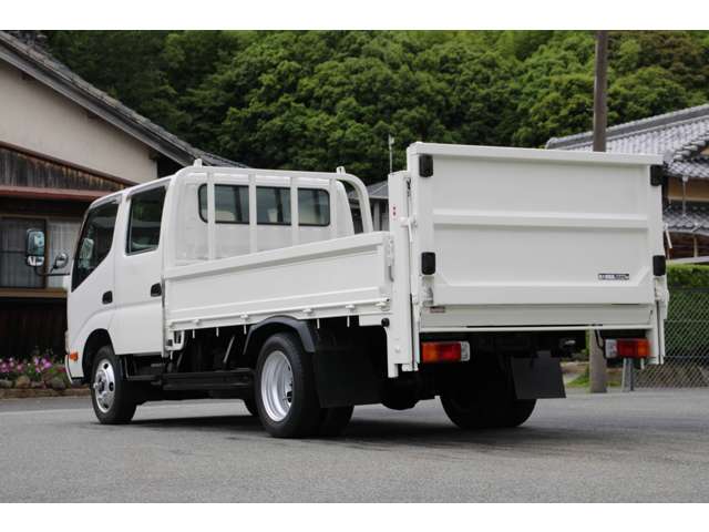 Hino Dutro 6