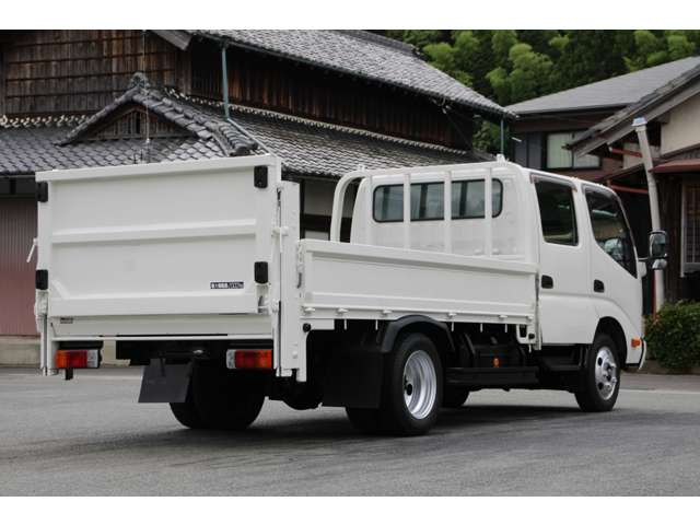 Hino Dutro 7