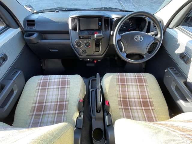 Toyota Town Ace Van 8
