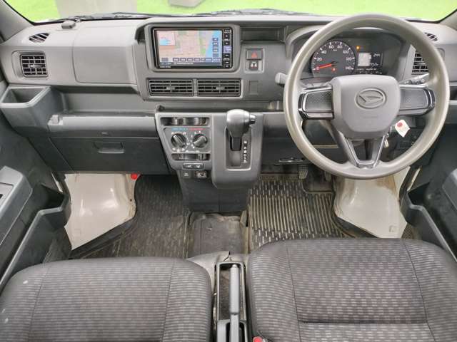 Daihatsu Hijet Cargo 7