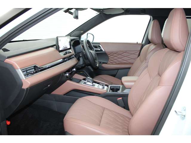 Mitsubishi Outlander 4