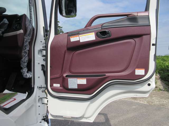 Mitsubishi Fuso Super Great 9