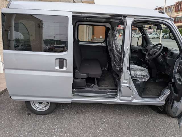 Daihatsu Hijet Cargo 12