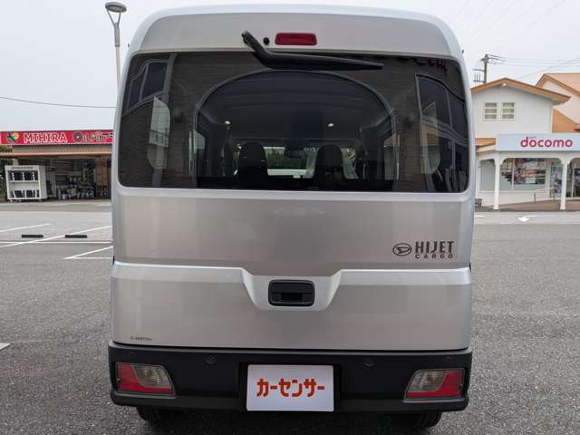 Daihatsu Hijet Cargo 6