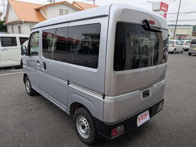 Daihatsu Hijet Cargo 7