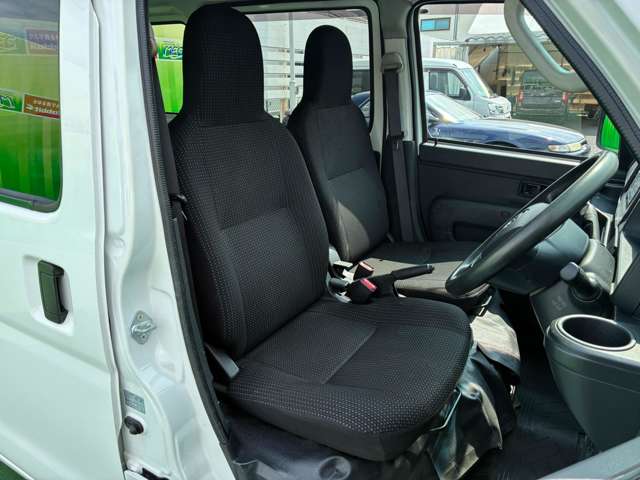 Daihatsu Hijet Cargo 5