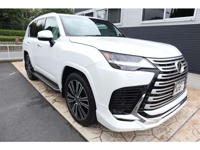 Lexus LX 3