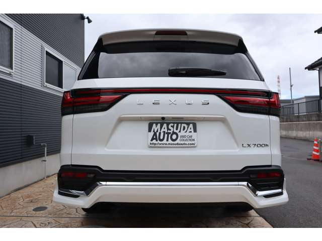 Lexus LX 6