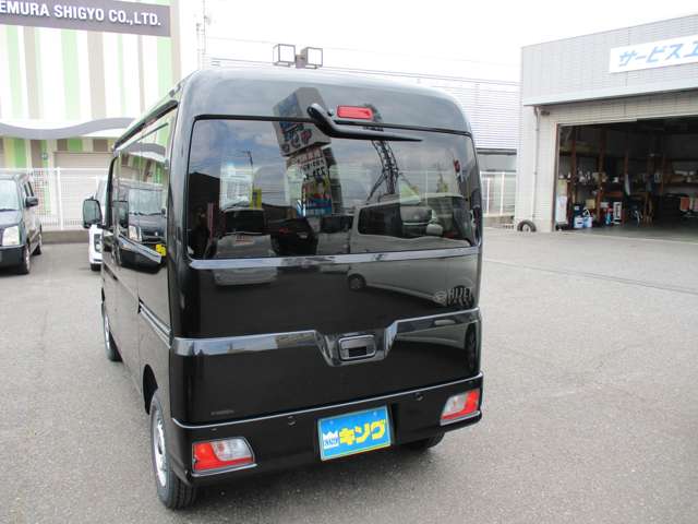Daihatsu Hijet Cargo 7