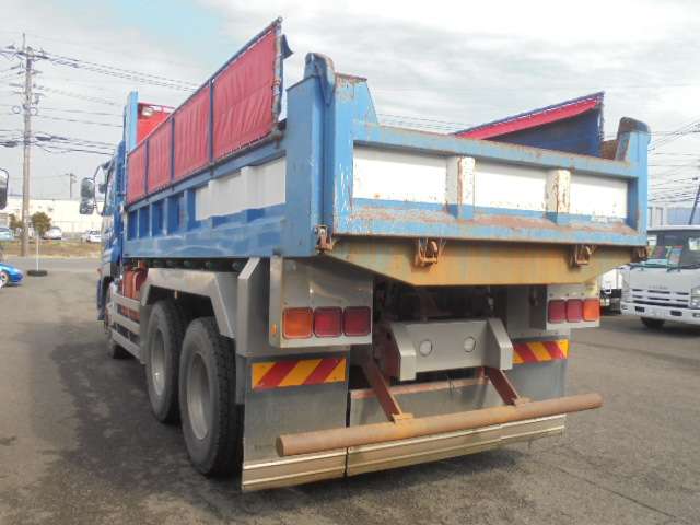 UD Trucks Quon 8