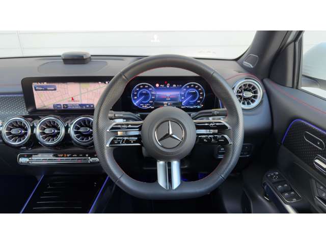 Mercedes-Benz EQB 7