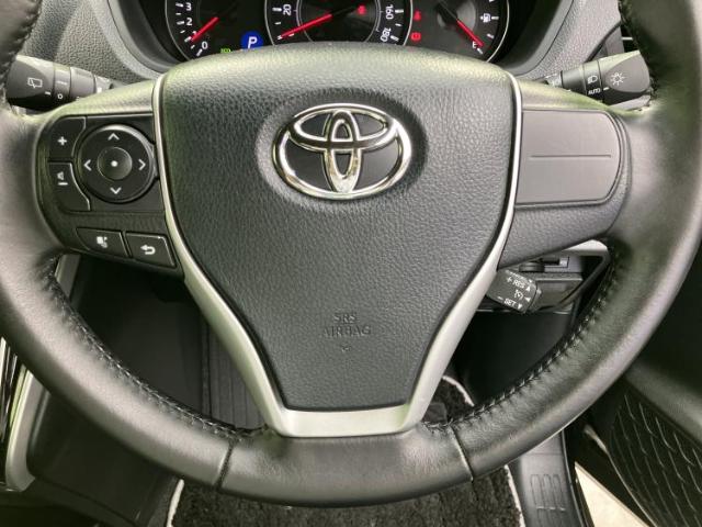 Toyota Voxy 11