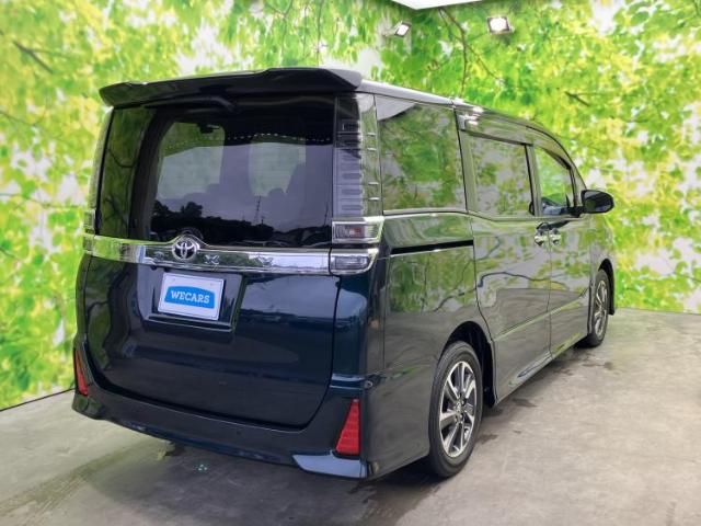 Toyota Voxy 6