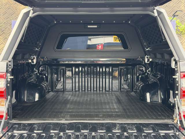 Toyota Hilux 8