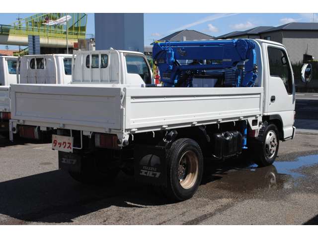 Isuzu Elf 8