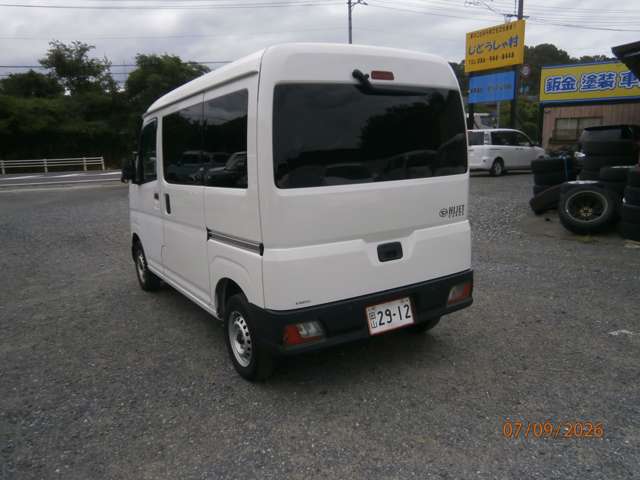 Daihatsu Hijet Cargo 5