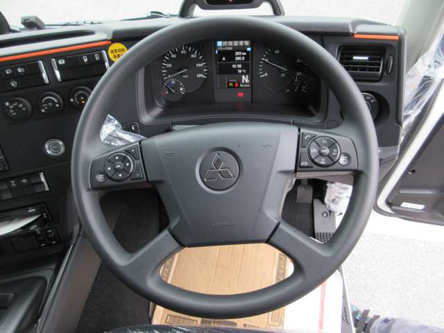 Mitsubishi Fuso Super Great 11