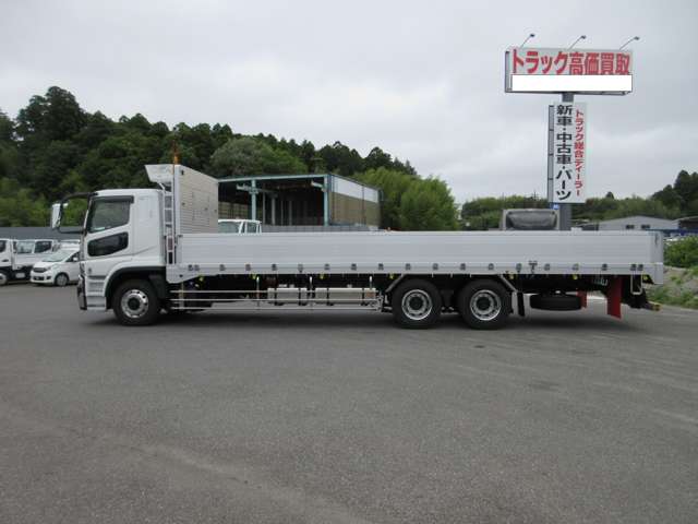 Mitsubishi Fuso Super Great 4